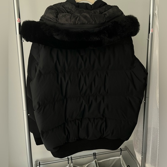 Moose Knuckles - Puffer Jacket to Druffle Bag - Picture 10 of 16